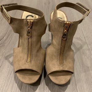 Guess tan suede heels
